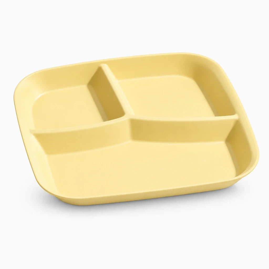 Assiette plastique dur compartimentée vue de dessus, format carré pratique