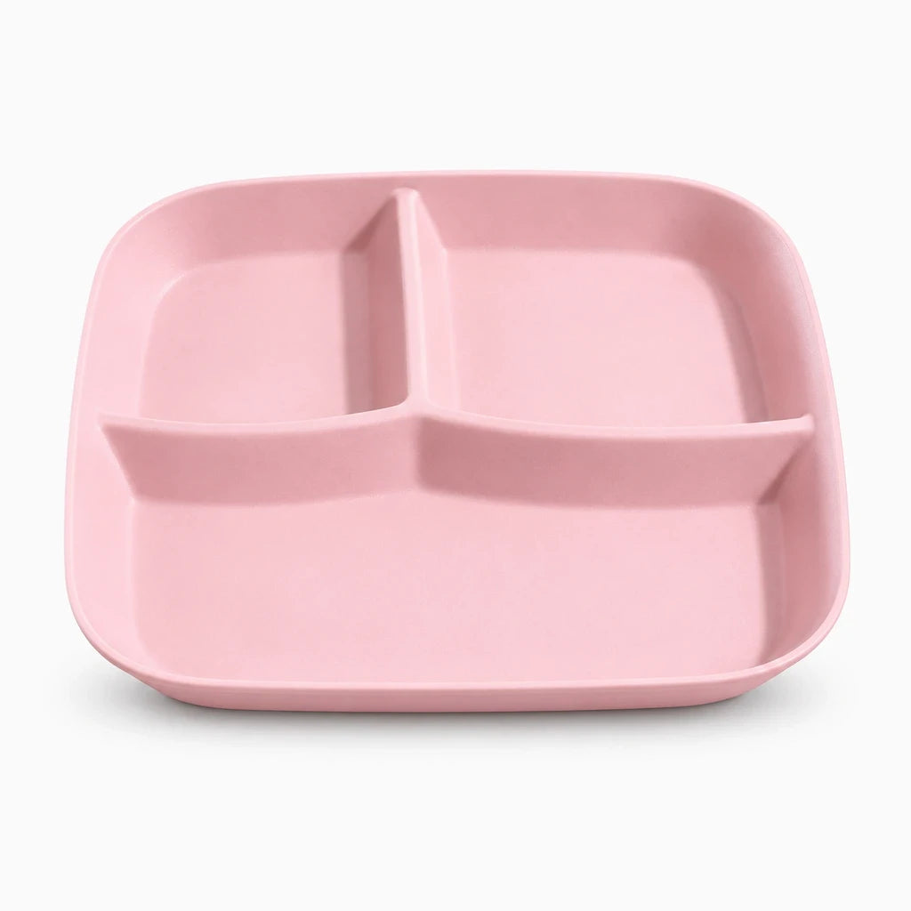 Assiette plastique dur de forme carrée, rangement optimisé en placard