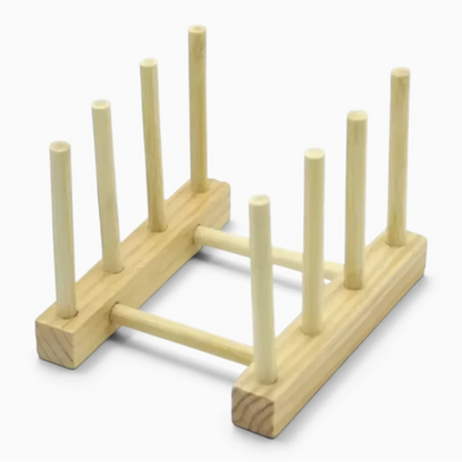 Étagère bois pour cuisine utilisée comme support pratique de vaisselle