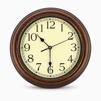 Horloge originale cuisine accrochée au mur, design épuré avec affichage clair de l'heure