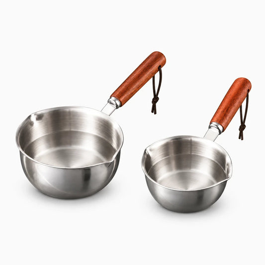 Petite poêle inox avec poignée ergonomique, capacité 150 ml, idéale pour fondre beurre et chocolat