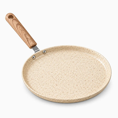 Mini poêle à crepe induction prête pour cuisson homogène de crêpes fines et dorées