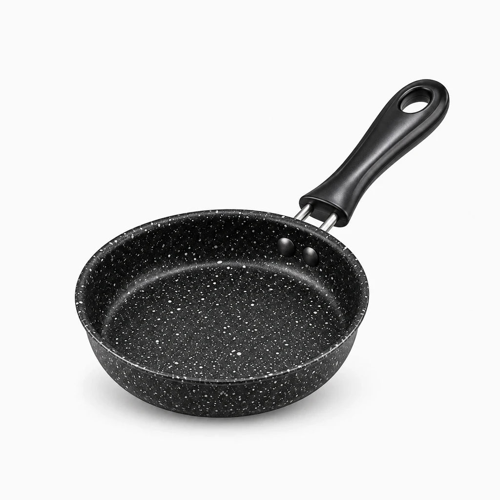 Ustensile de cuisson antiadhésif noir adapté aux cuisines exiguës