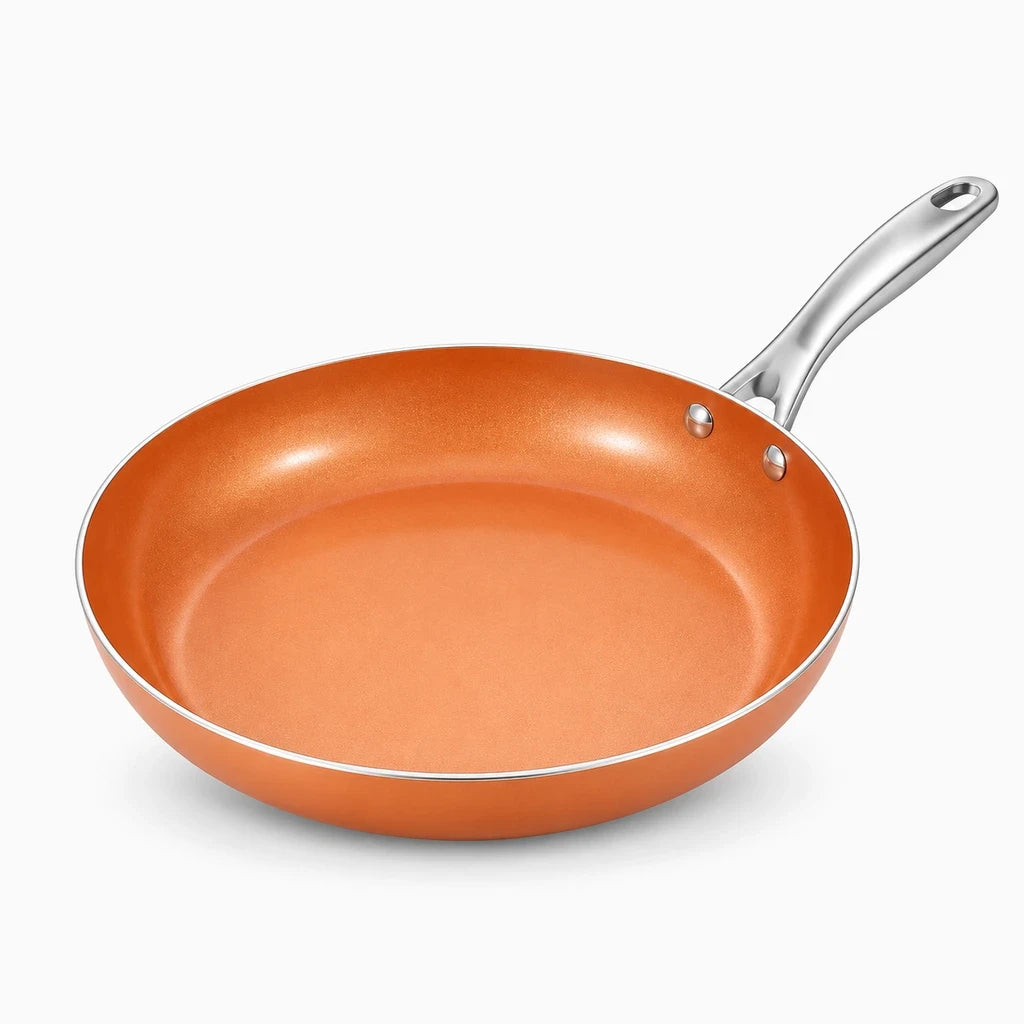 Revetement céramique poele surface douce facilitant cuisson omelettes et préparations légères