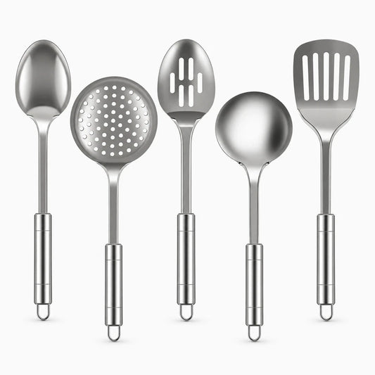 Set de cinq ustensiles de cuisine en acier inoxydable avec cuillères et spatule à poignée ergonomique