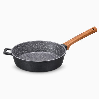 Spatules bois cuisine rangées verticalement dans un pot à ustensiles de cuisine